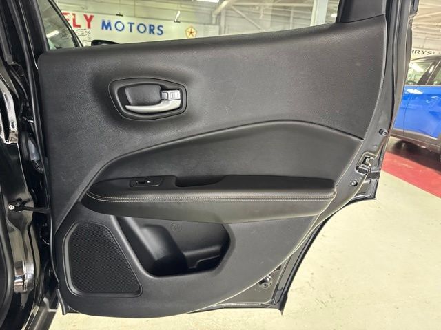 Used 2018 Jeep Compass Sport w/ Tech Group AWD/4WD image 41
