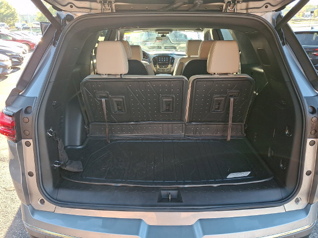 Used 2023 Chevrolet Traverse Premier w/ LPO, Floor Liner Package FWD image 29