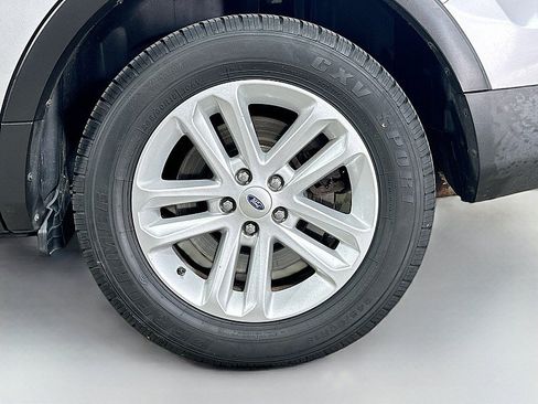Used 2014 Ford Explorer XLT w/ Equipment Group 202A FWD image 32