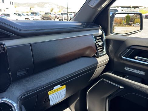 New 2026 GMC Sierra 1500 Denali w/ Denali Reserve Package AWD/4WD image 30