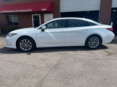 Used 2021 Toyota Avalon XLE image 2