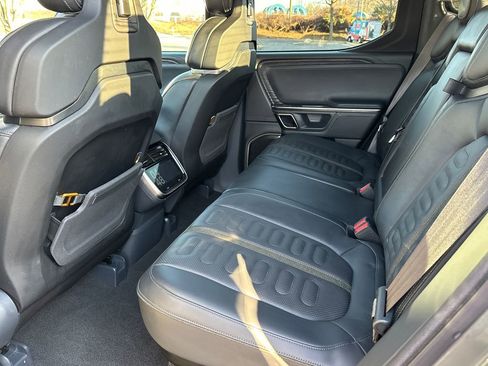 Used 2022 Rivian R1T Launch Edition image 20