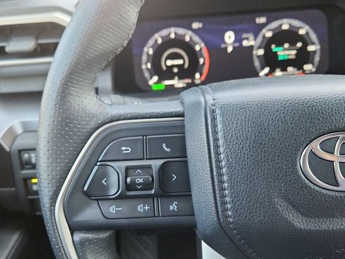 Used 2025 Toyota 4Runner TRD Off-Road AWD/4WD image 23