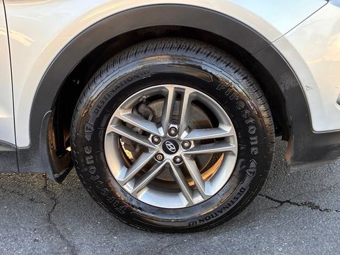 Used 2018 Hyundai Santa Fe Sport w/ 2.4L Value Package 02 FWD image 44