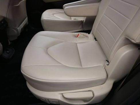 Used 2022 Toyota Highlander XLE FWD image 32