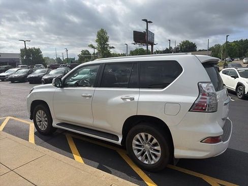 Used 2022 Lexus GX 460 Premium w/ Premium Package AWD/4WD image 16