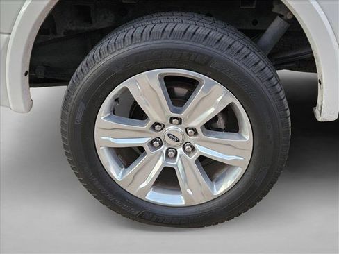 Used 2018 Ford F150 Platinum w/ Equipment Group 701A Luxury image 24