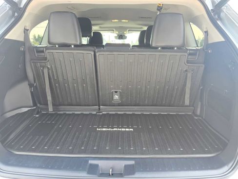 Certified 2020 Toyota Highlander XLE AWD/4WD image 14