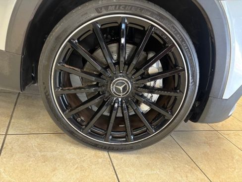Used 2022 Mercedes-Benz GLB 35 AMG 4MATIC image 15