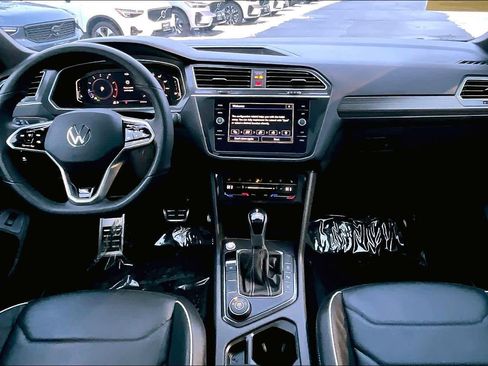 Used 2024 Volkswagen Tiguan SEL R-Line image 14