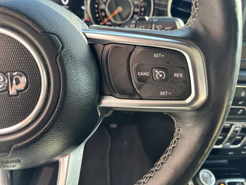 Used 2018 Jeep Wrangler Unlimited Sahara w/ Cold Weather Group AWD/4WD image 13