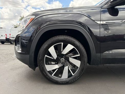 Used 2025 Volkswagen Atlas Cross Sport SE AWD/4WD image 12