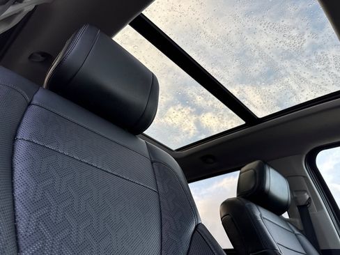 Used 2024 Toyota Tundra Limited image 15