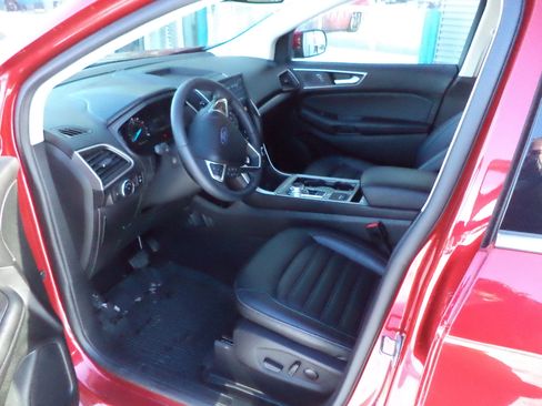 Used 2024 Ford Edge SEL w/ Convenience Package image 2