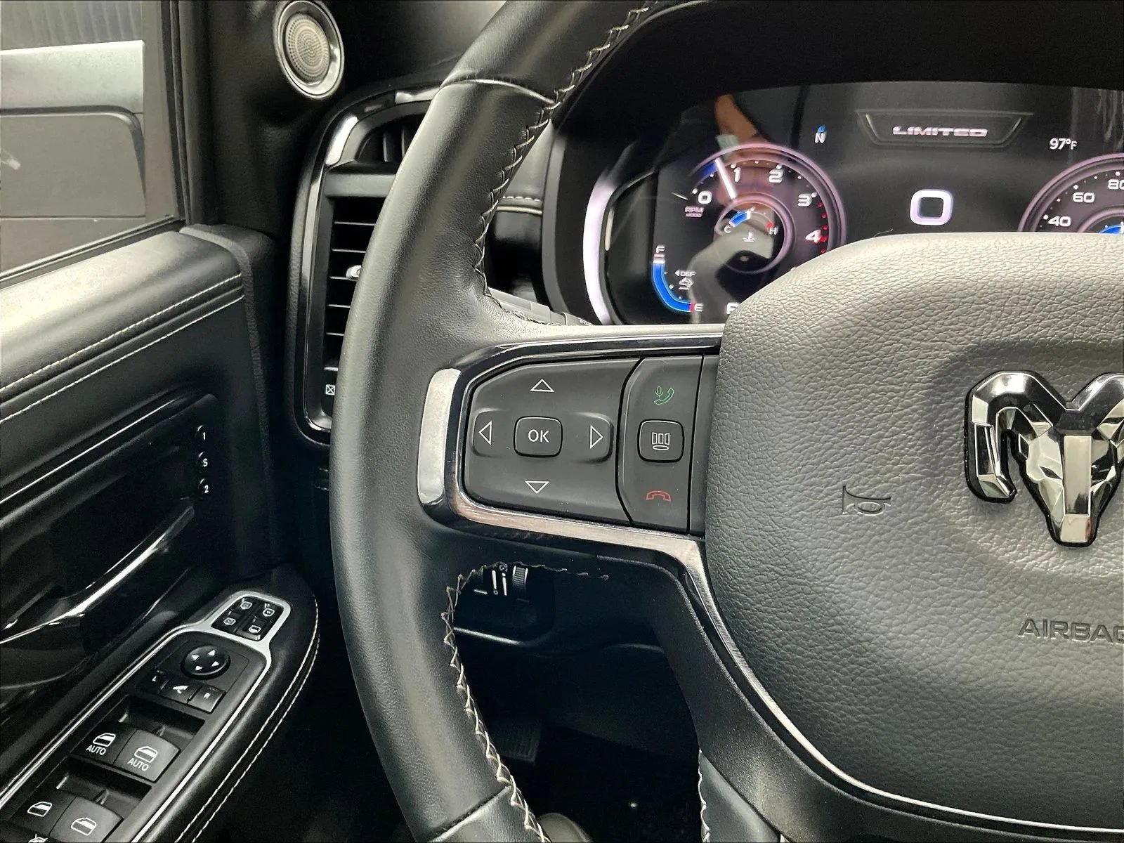 Used 2024 RAM 2500 Limited AWD/4WD image 20
