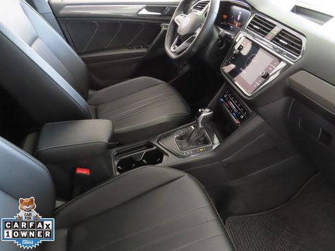 Certified 2024 Volkswagen Tiguan SE R-Line image 27