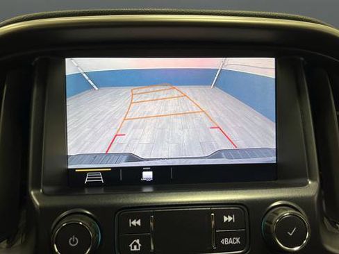 Used 2019 Chevrolet Colorado Z71 w/ Z71 Midnight Edition AWD/4WD image 13