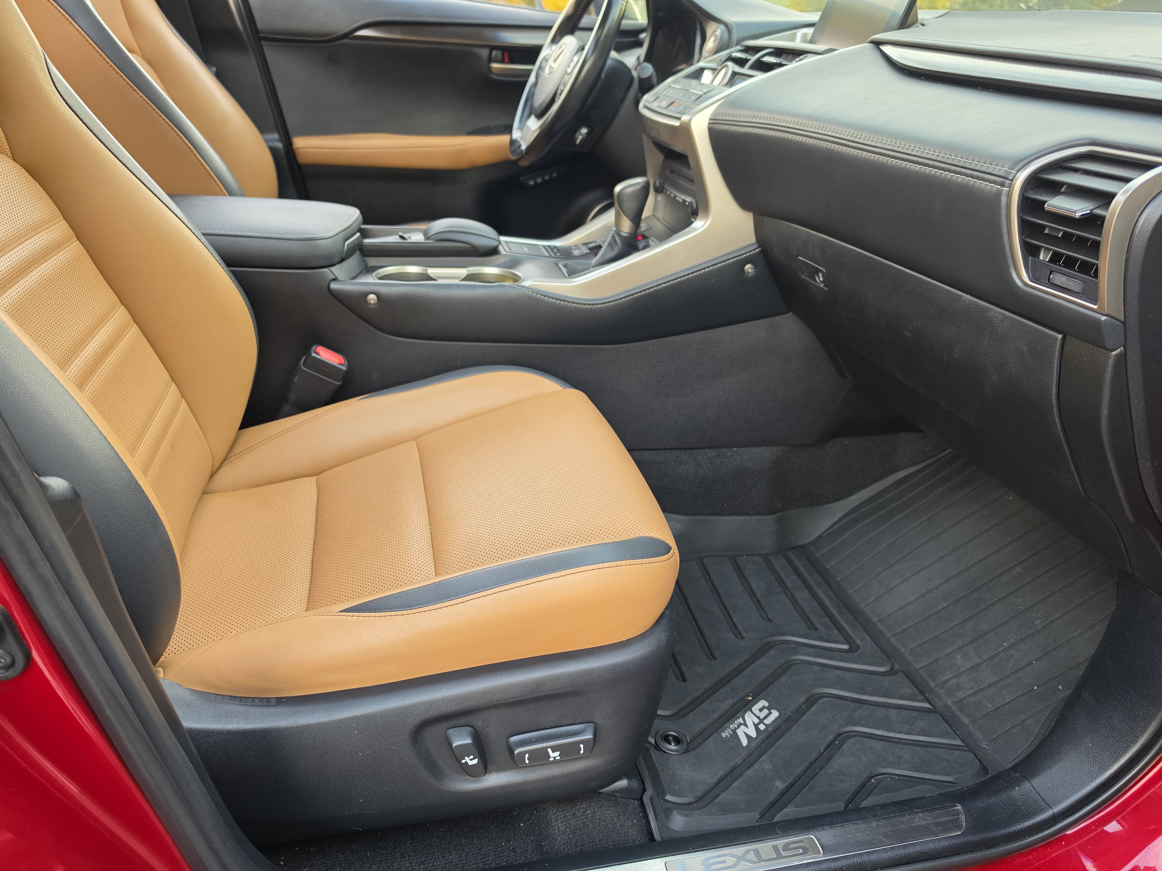 Used 2017 Lexus NX 200t FWD w/ Premium Package image 14