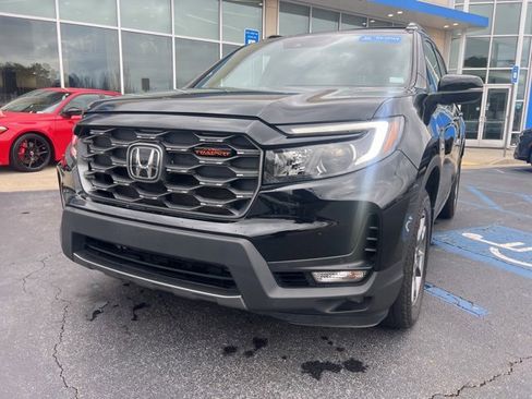 Certified 2023 Honda Passport TrailSport image 2