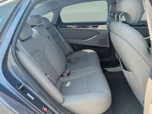Used 2015 Hyundai Genesis 3.8 RWD image 46