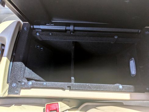 Used 2010 Mercedes-Benz S 550 4MATIC image 33