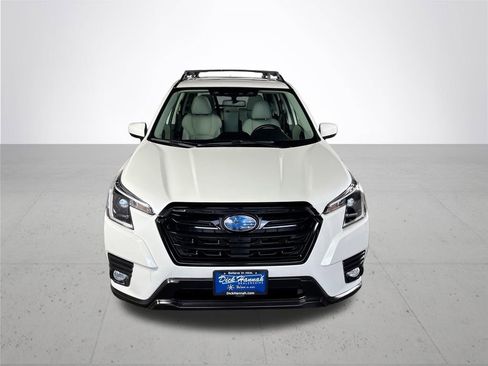 Used 2023 Subaru Forester Premium image 3