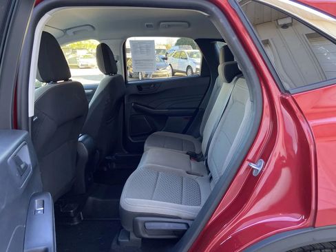 Used 2022 Ford Escape SE image 21