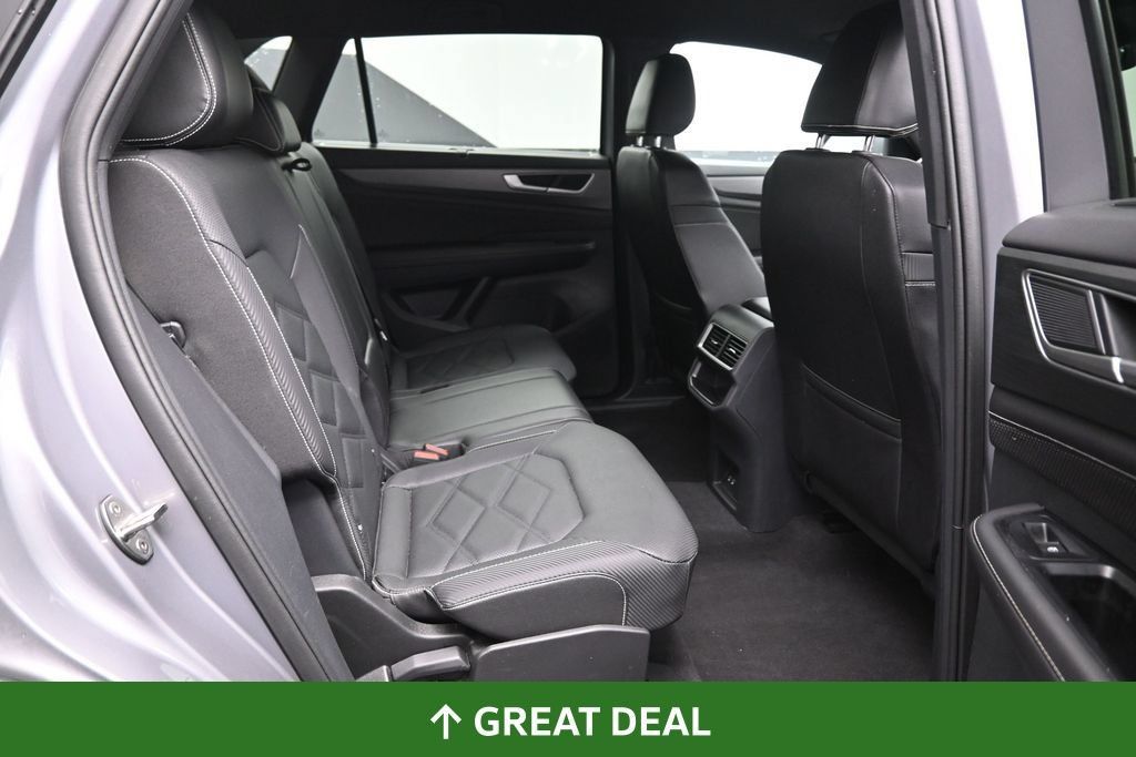 Used 2025 Volkswagen Atlas Cross Sport SE FWD image 25