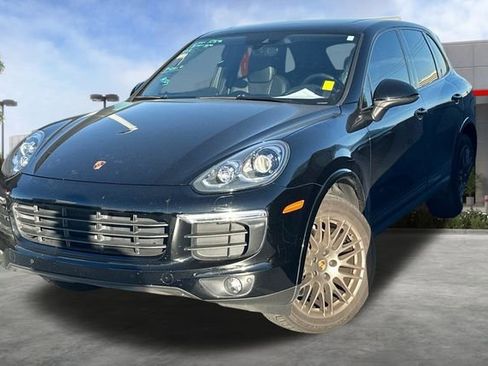 Used 2017 Porsche Cayenne Platinum Edition image 2