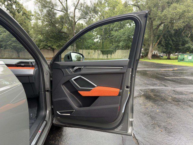Used 2019 Audi Q3 2.0T Premium Plus w/ Premium Plus Package AWD/4WD image 27