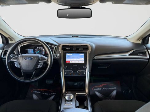 Used 2019 Ford Fusion SE FWD image 22
