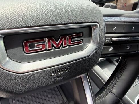 Certified 2025 GMC Acadia Elevation AWD/4WD image 34
