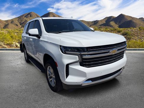 Used 2023 Chevrolet Tahoe LT w/ Luxury Package AWD/4WD image 3