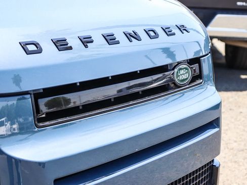 Used 2025 Land Rover Defender 110 X-Dynamic SE AWD/4WD image 6
