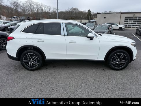 New 2026 Mercedes-Benz GLC 300 4MATIC image 9