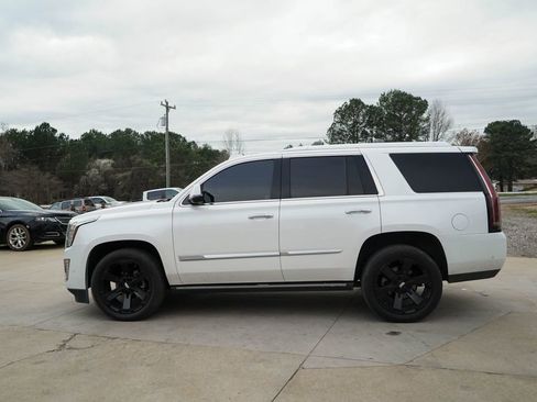 Used 2019 Cadillac Escalade Platinum image 17