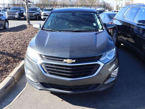 Used 2018 Chevrolet Equinox LT image 3