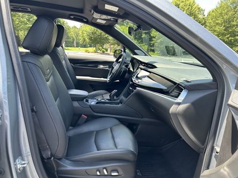 Used 2024 Cadillac XT6 Sport w/ Technology Package image 54