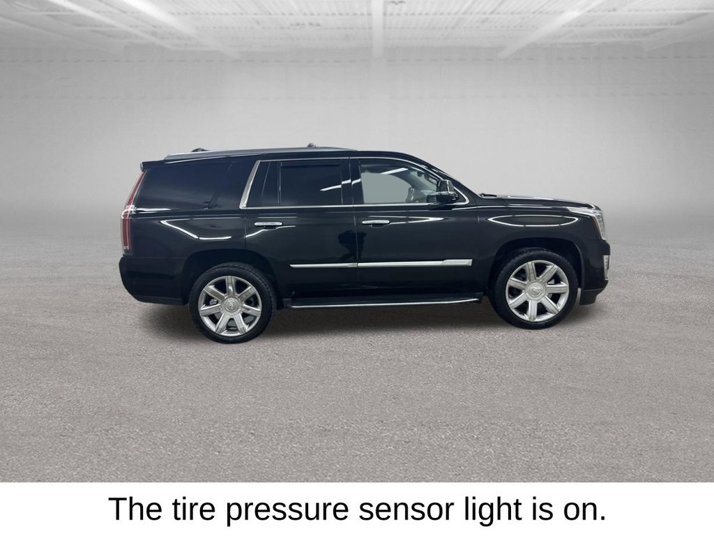 Used 2017 Cadillac Escalade Premium Luxury AWD/4WD image 15