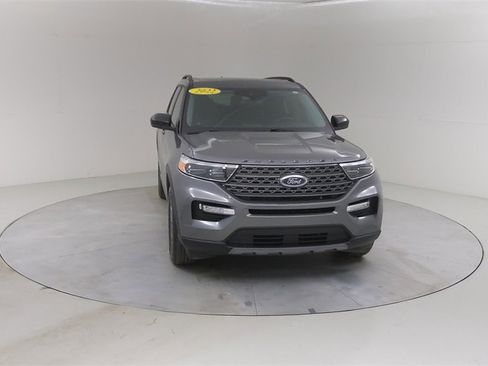 Certified 2022 Ford Explorer XLT w/ Equipment Group 202A image 11