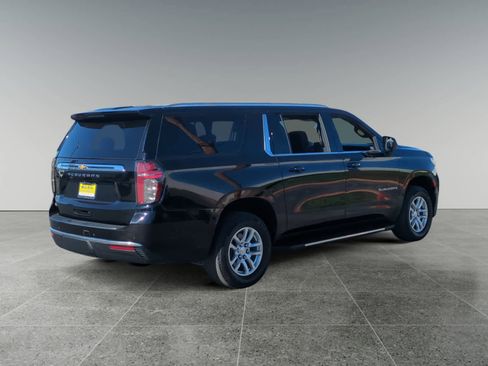 Used 2024 Chevrolet Suburban LS image 5