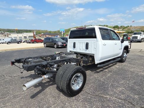 Used 2023 Chevrolet Silverado 3500 LT w/ Convenience Package AWD/4WD image 9