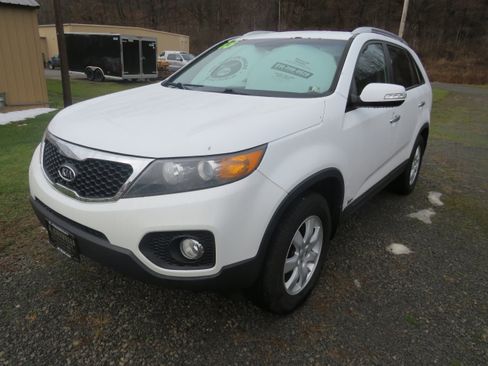 Used 2013 Kia Sorento LX w/ Convenience Pkg image 3