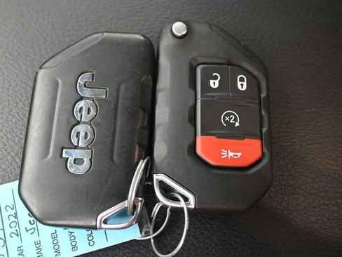 Used 2022 Jeep Gladiator Overland w/ Popular Equipment Package AWD/4WD image 15