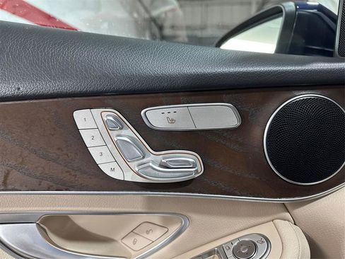 Used 2019 Mercedes-Benz GLC 300 4MATIC image 21