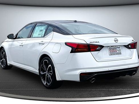 New 2026 Nissan Altima 2.5 SR FWD image 3