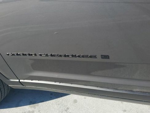 New 2025 Jeep Grand Cherokee Limited image 8