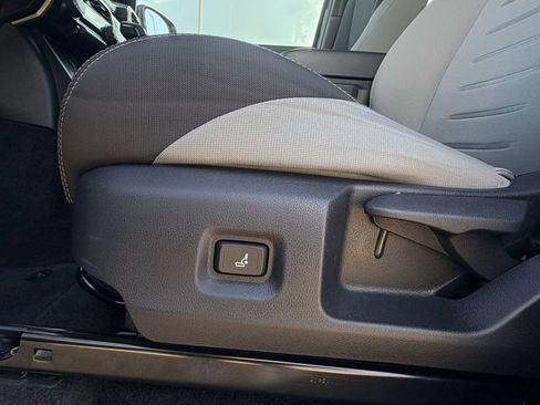 Used 2025 Toyota Tacoma TRD Sport RWD image 31
