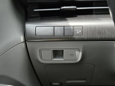 Used 2025 Hyundai Kona SEL FWD image 23
