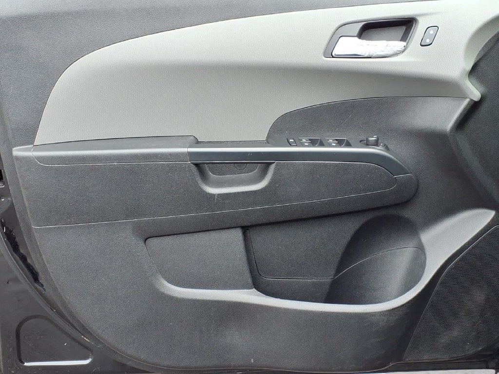 Used 2016 Chevrolet Sonic LT FWD image 14